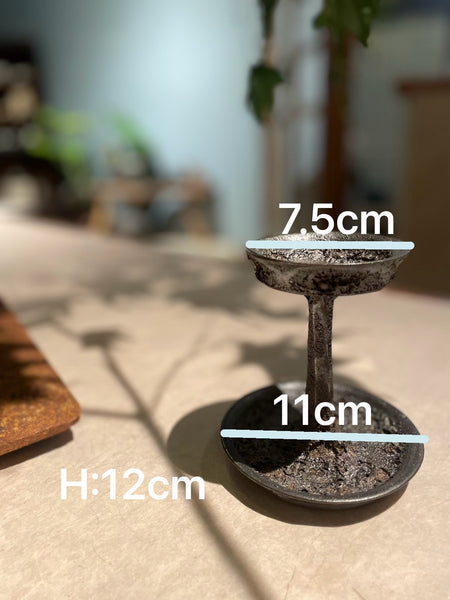Candle holder