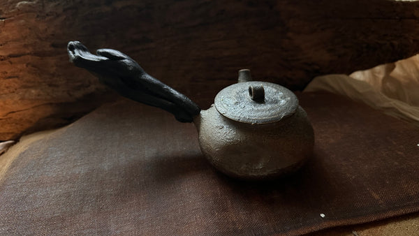 Wood fired teapot around 350ml (serves 5-7people) 3-4