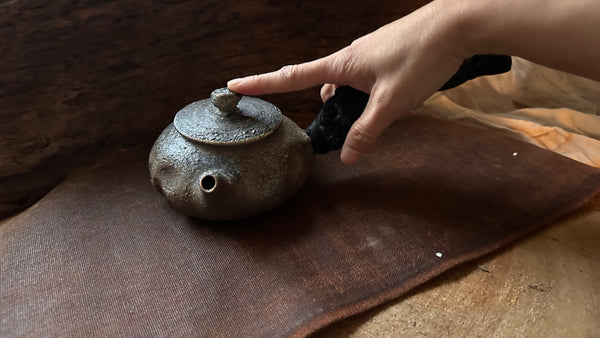 Wood fired teapot around 350ml (serves 5-7people) 3-5