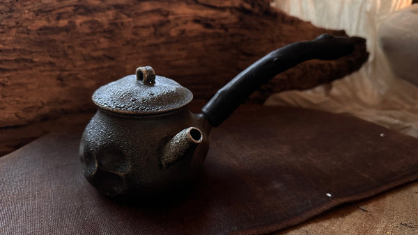 Wood fired teapot around 350ml (serves 5-7people) 3-6