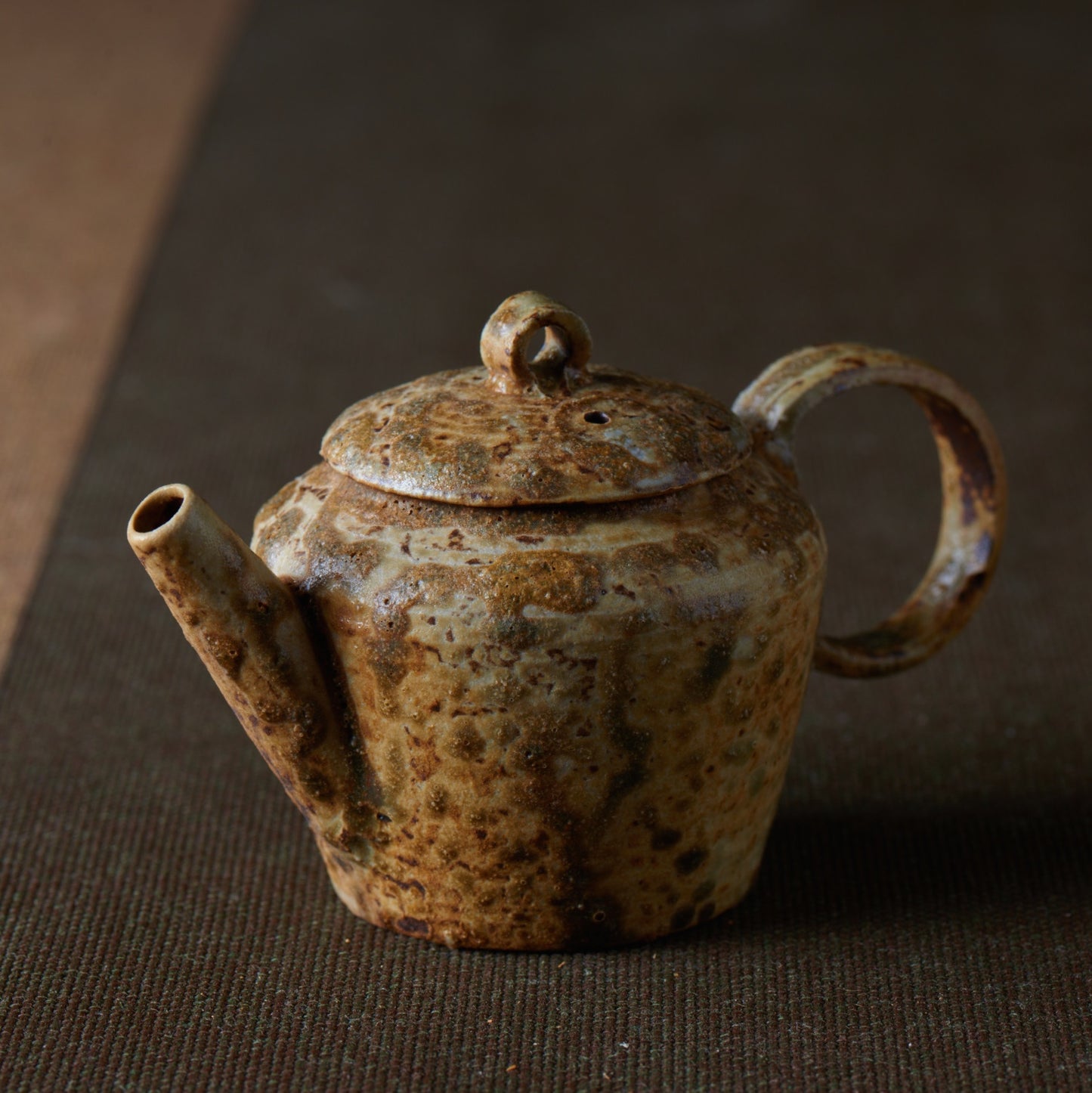 Nature ash teapot